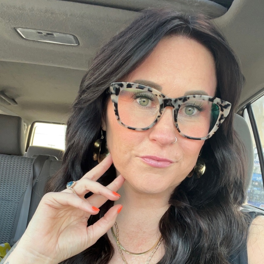 Meet your Posher, Jillian